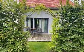 Boende med hotellkänsla i populära Skrea, Falkenberg